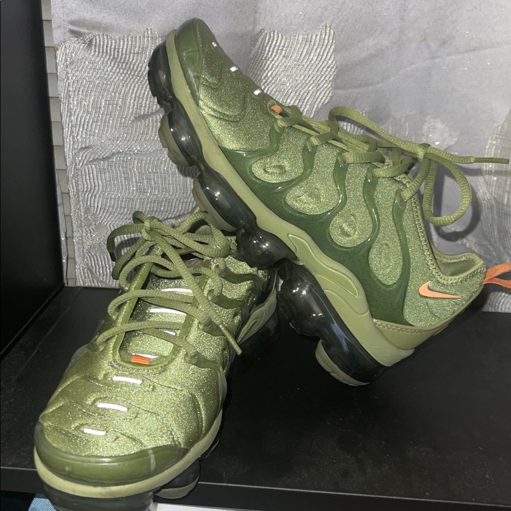 Nike Air VaporMax Plus in Olive and Black